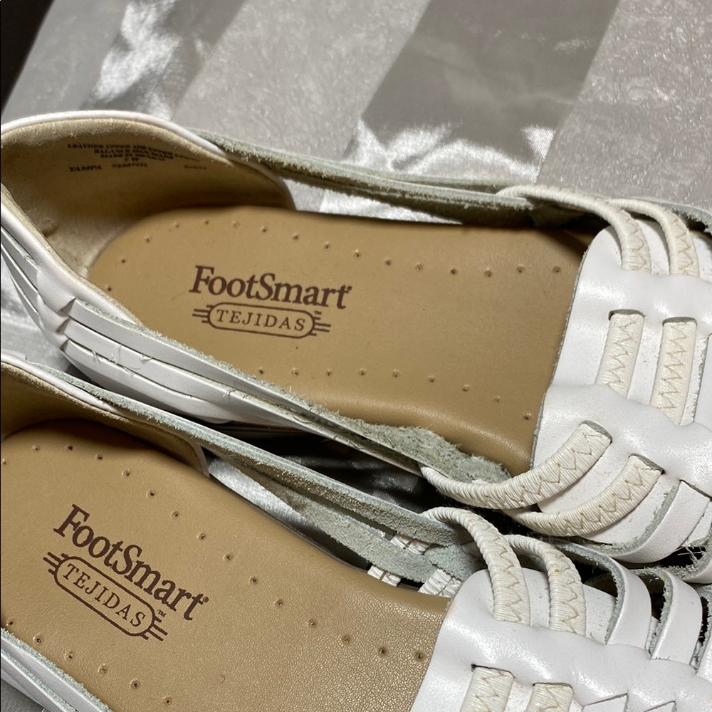 Footsmart Women's Woven Leather White Huaraches Sandals - Picture 2 of 6